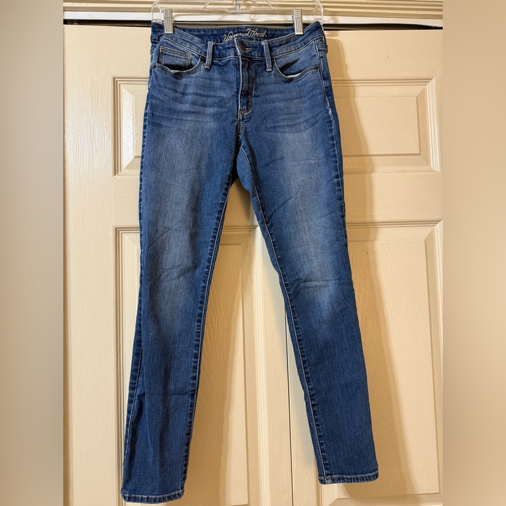 Universal Thread Skinny Jeans Size 4